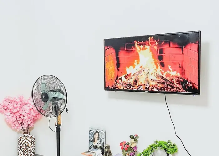 Apartamento Cozy Private 2-bedroom With Washer, Balcony, Karaoke, Netflix And Coffee - King And Queen Beds Manila
