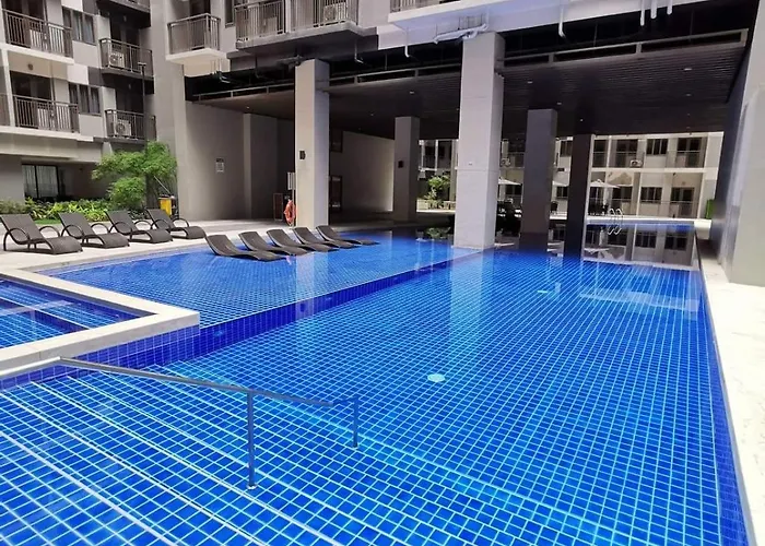 Cozy Private 2-bedroom With Washer, Balcony, Karaoke, Netflix And Coffee - King And Queen Beds Manila