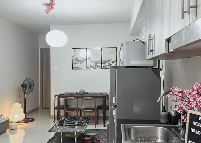 Cozy Private 2-bedroom With Washer, Balcony, Karaoke, Netflix And Coffee - King And Queen Beds Apartamento Manila