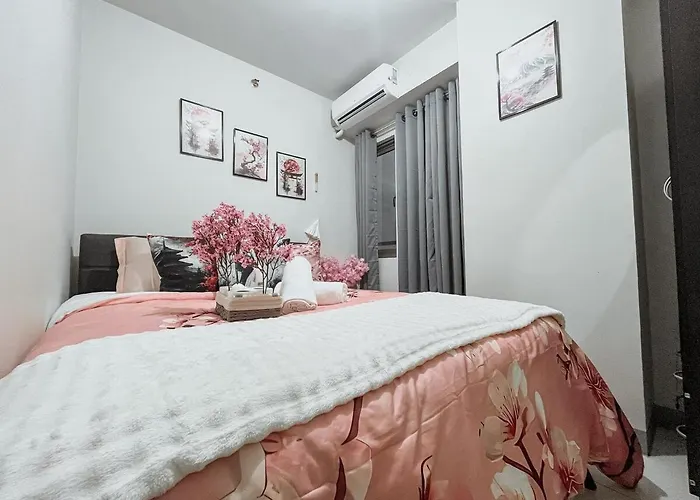 Cozy Private 2-bedroom With Washer, Balcony, Karaoke, Netflix And Coffee - King And Queen Beds Manila