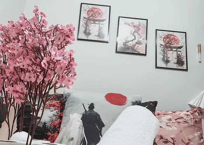 Apartamento Cozy Private 2-bedroom With Washer, Balcony, Karaoke, Netflix And Coffee - King And Queen Beds Manila