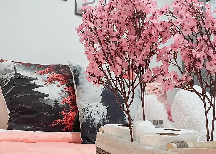 Cozy Private 2-bedroom With Washer, Balcony, Karaoke, Netflix And Coffee - King And Queen Beds Apartamento *